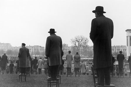 Sabine Weiss, course à Auteuil, Paris1952