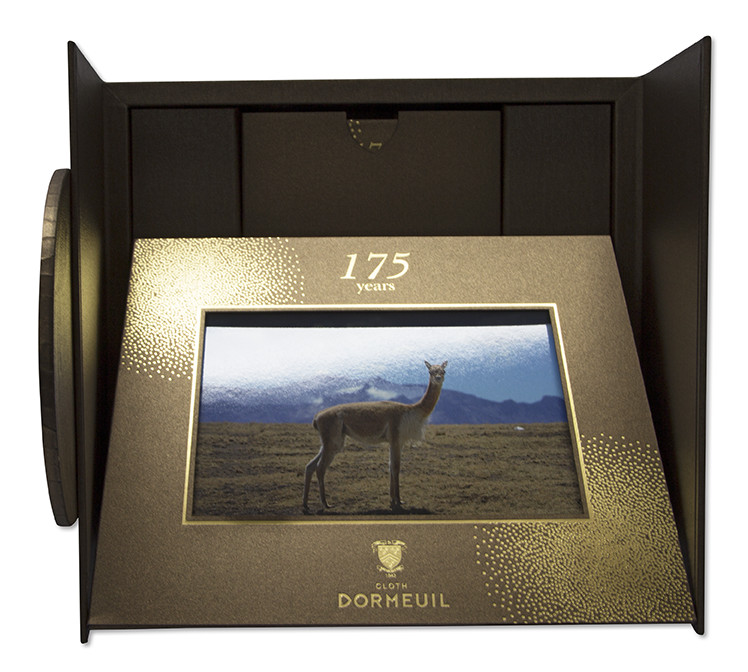 Produit d'exception, Coffret Spécial Anniversaire Dormeuil, coffret ouvert