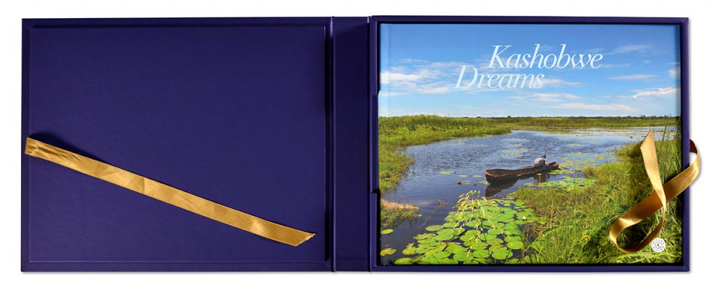 Coffret Kashobwe dreams, Osvald Lewat, Editions Phenix, coffret ouvert avec livre