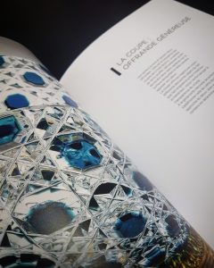 Cristal Benito, Une histoire de taille