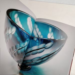 Cristal Benito, Une histoire de taille