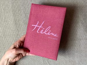 Je viens de recevoir le lire « Hélène » et je suis ravie de la très belle qualité de réalisation de cet ouvrage Témoignage, Hélène, Estelle Lagarde,